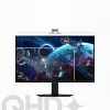 Màn hình hiển thị bảng so sánh mật độ điểm ảnh giữa độ phân giải FHD 1920x1080 và độ phân giải QHD 2560x1440 bằng cách chia màn hình thành hai vùng khác nhau. Độ phân giải cao QHD hiển thị bề mặt con tàu và hành tinh thêm phong phú, chi tiết hơn. Một dòng chữ bên dưới màn hình cho biết thông số kỹ thuật: QHD