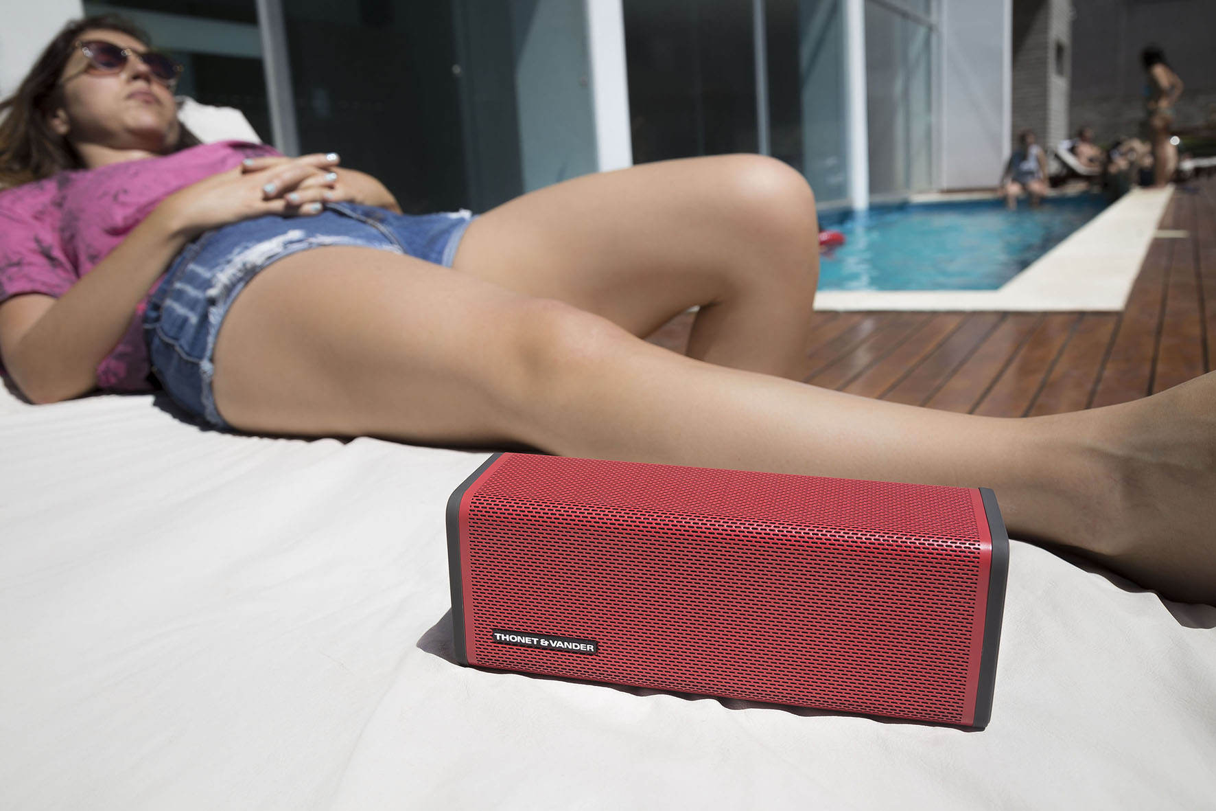 frei_red_lifestyle_2-1