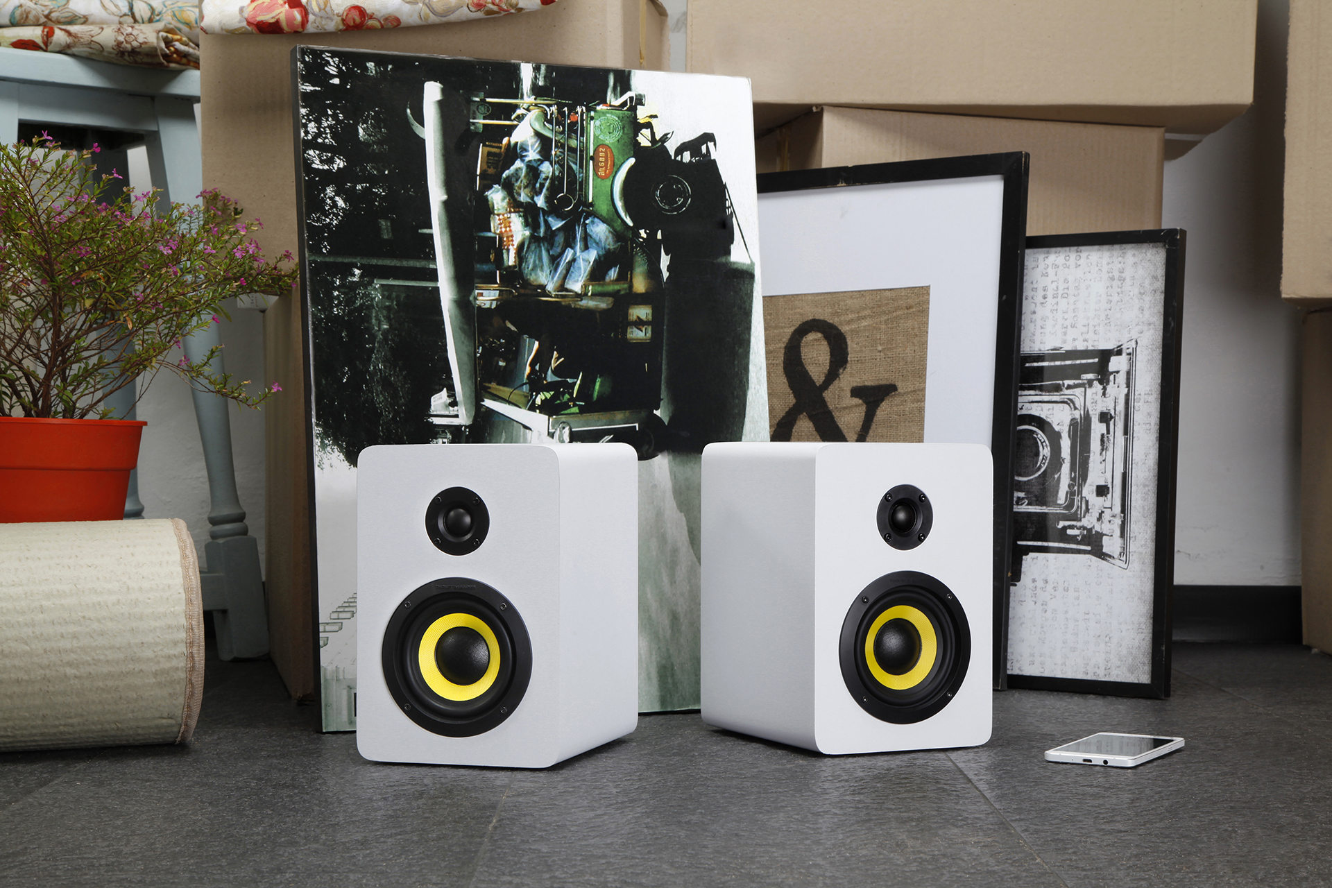 vertrag-bt-stage-02-1 Loa thonet & vander VERTRAG BT