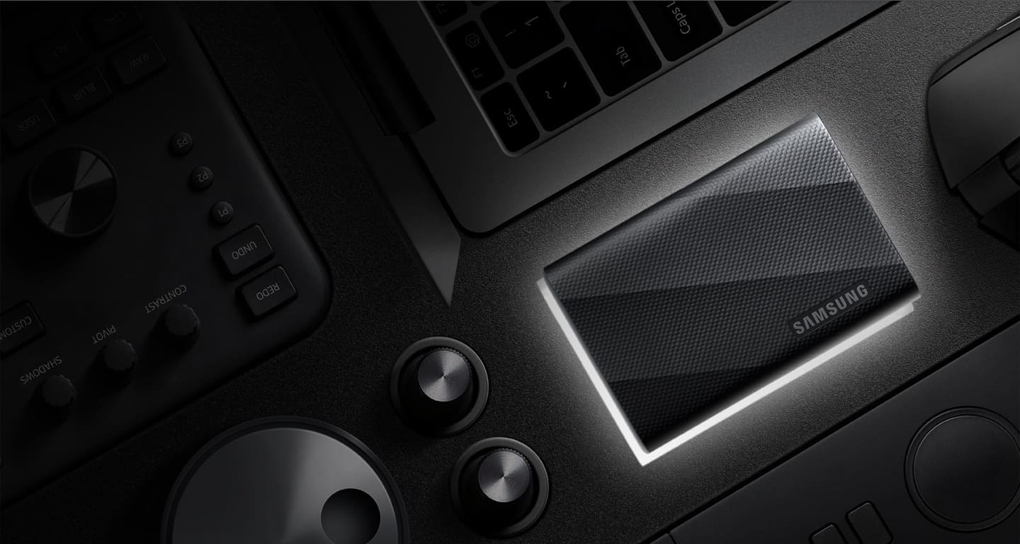 vn-feature-powerful-speed-for-creativity-539527757 Thiết bị ổ cứng di động SSD T9.